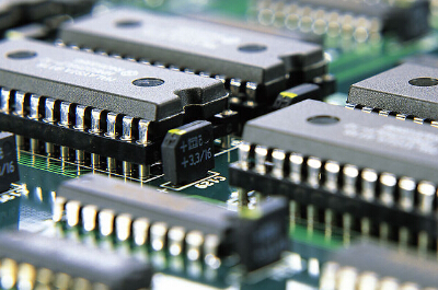 推動(dòng)中國電子信息產(chǎn)業(yè)朝著高端化、品牌化、國際化發(fā)展