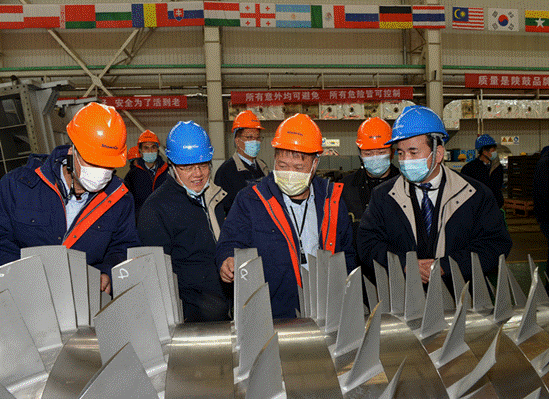 【陜鼓集團】阿拉善盟滬蒙能源實業有限公司董事長林孝仁一行來陜鼓參觀交流